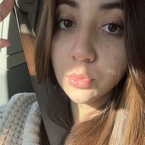 Meet your Posher, Talia